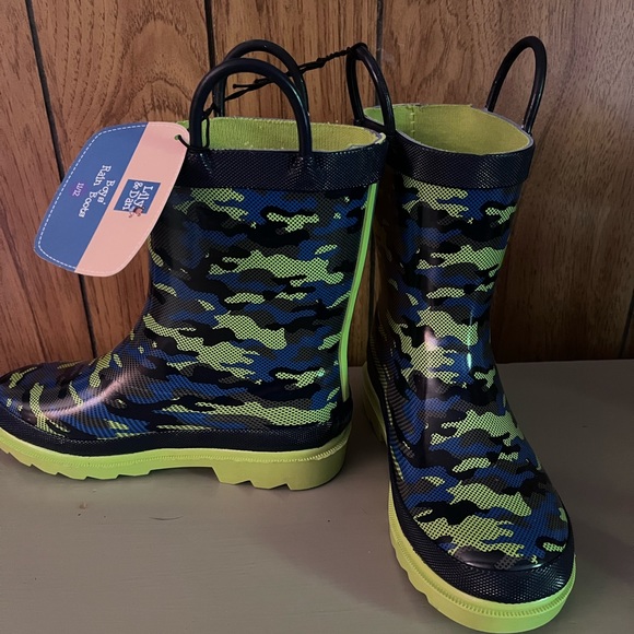 SOLD‼️Rain boots - Picture 2 of 2